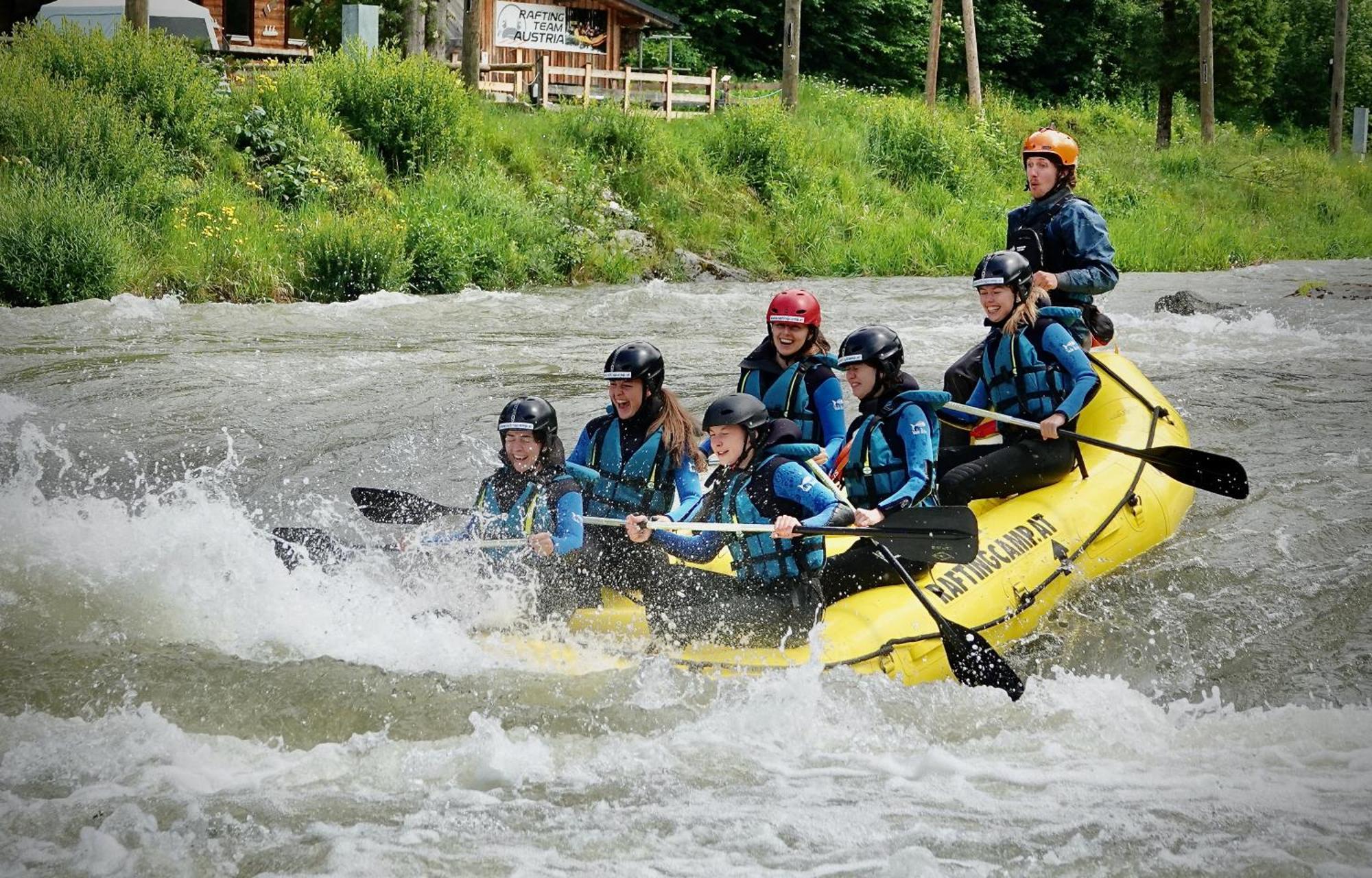 Rafting Camp Palfau Guest House Ngoại thất bức ảnh